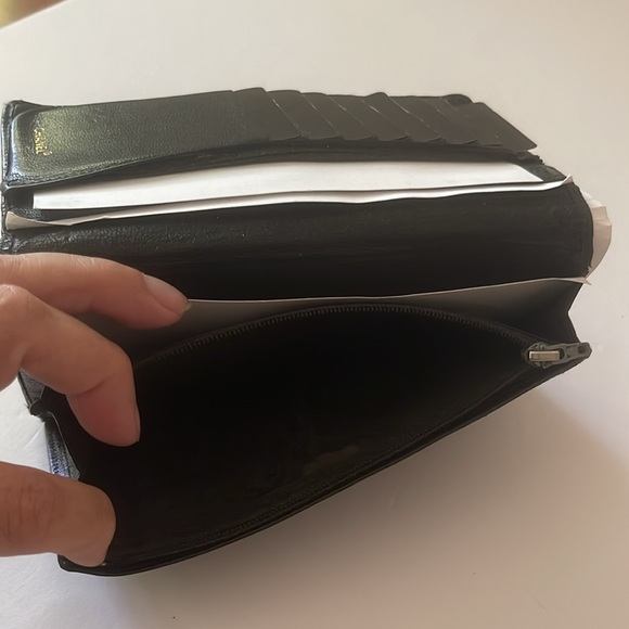 Authentic Chanel Wallet #5916398 - Picture 6 of 16